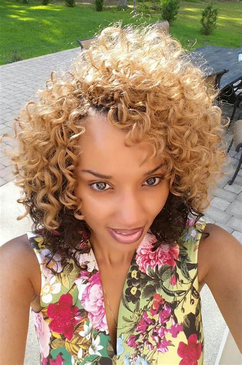 Requires multiple packs for complete look. . Crochet hair curly freetress